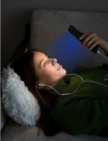 Impact of Mobile Screen Time on Skin — thumbnail